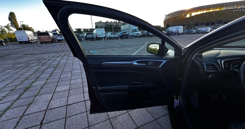 Ford Fusion cena 63500 przebieg: 122304, rok produkcji 2016 z Gdańsk małe 154